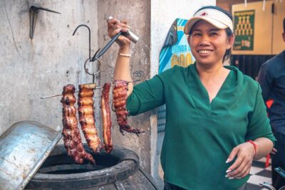 Phnom Penh’s Culinary Underground: Local Food Tour by Tuk-tuk - Stop 1 in Phnom Penh: a quick cultural ramp-up