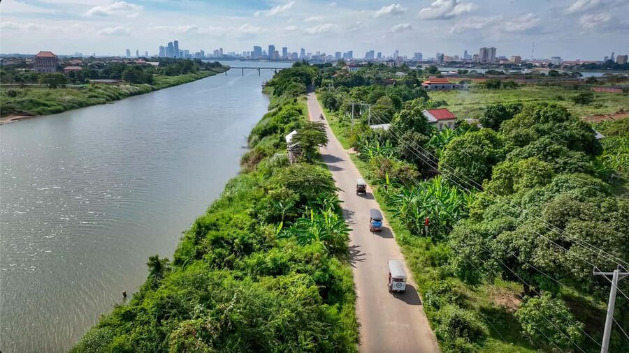 Phnom Penh: Silk Island Sunset by Tuk Tuk with food & drinks - Who this tour fits best