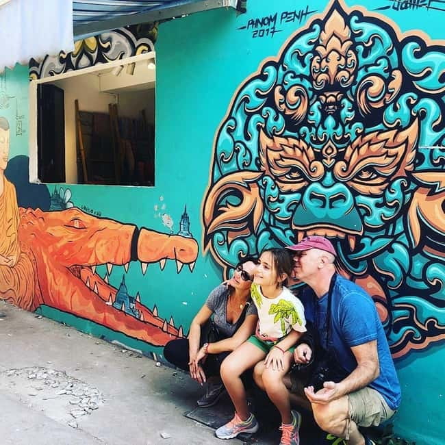 Phnom Penh: Street Art and Noodle Tour by Tuk Tuk - Beer, street food, and a second round that turns the tour into dinner