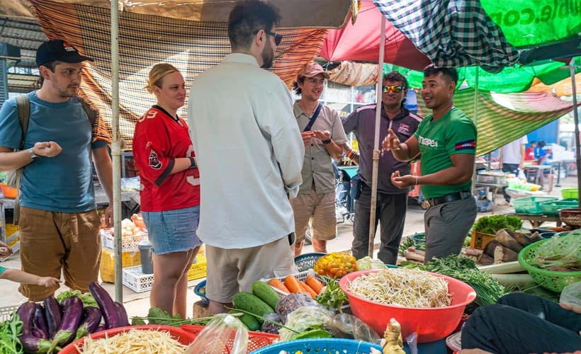 Phnom Penh to Silk Island By Tuk-Tuk with local Expert - Silk Island Craft Time: Silk Weaving and Dried Tofu Skin in One Powerful Morning