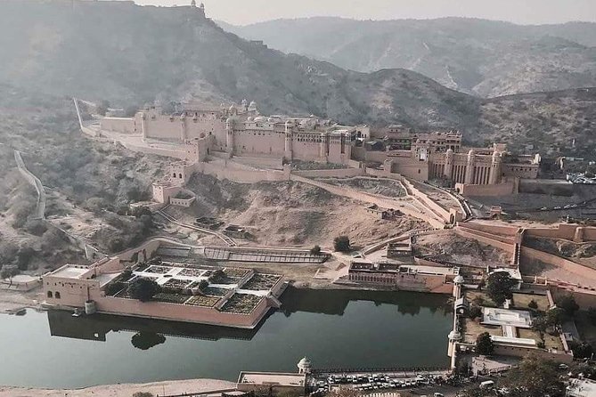 Pink City Private 2 day TukTuk Tour with Free Pickup. - Day 2 route: Amber Palace timing, big-fort scale, and Sheesh Mahal moments