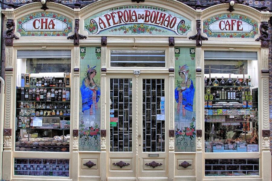 Porto: Full-Day Private Tuk Tuk Tour - Gardens + lunch: regional flavors and small-producer wines