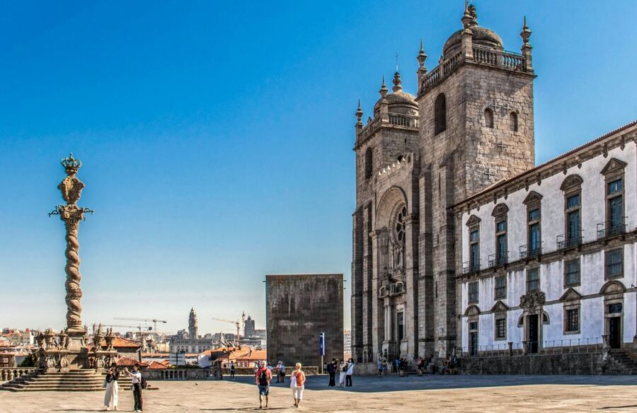Porto: Guided Tour by Tuk-Tuk & Optional Douro River Cruise - Lello Bookshop and the Clerigos Tower zone: why these stops matter