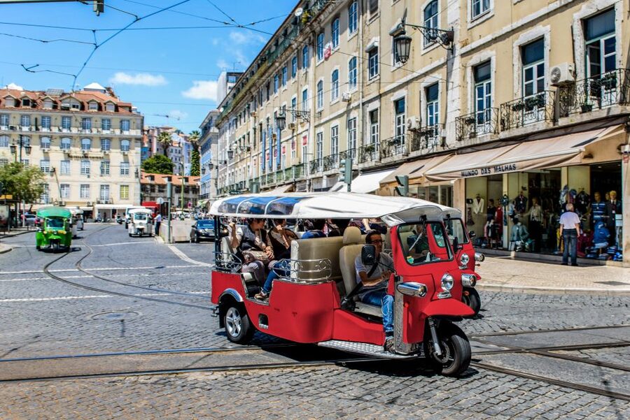 Porto: Guided Tour by Tuk-Tuk & Optional Douro River Cruise - Comfort and real-world tips for rain, noise, and bumpy roads