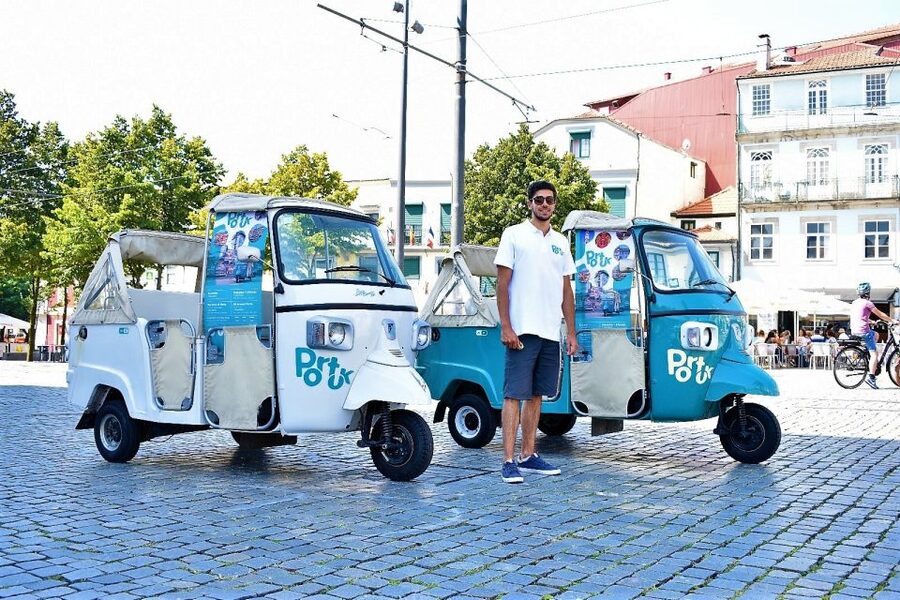 Porto: Guided Tuk Tuk Tour - Serra do Pilar wine tasting and the Dom Luís Bridge moment
