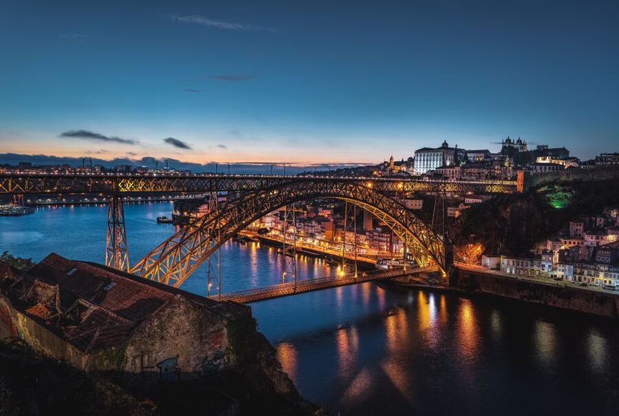 Porto: Guided Tuk Tuk Tour - Where you meet: Café Batalha area and your starting rhythm