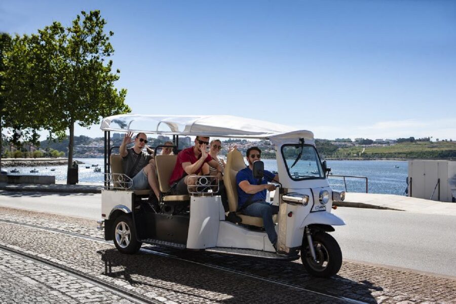 Porto: Private Sightseeing Tour by Electric Tuk Tuk - Porto Cathedral (Sé, Porto): Romanesque Shape and City Heritage