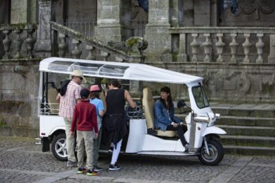 Porto: Private Sightseeing Tour by Electric Tuk Tuk - Getting Started at R. de Alexandre Herculano 251 (and Finding the Right Spot)