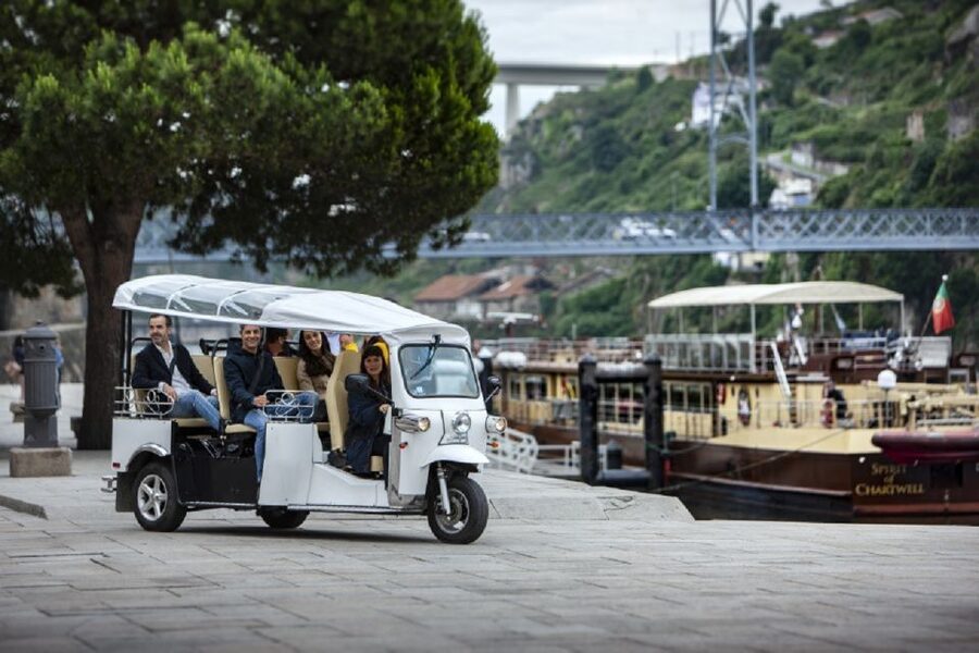 Porto: Private Sightseeing Tour by Electric Tuk Tuk - Avenida dos Aliados: Where Porto Feels Elegant