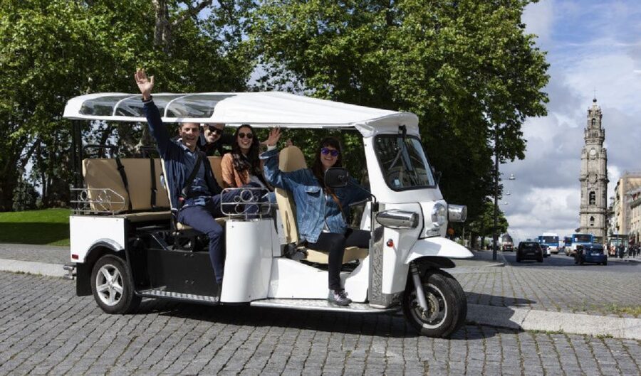Porto: Private Sightseeing Tour by Electric Tuk Tuk - Palácio de Cristal Gardens: A Calmer Break in the City Loop