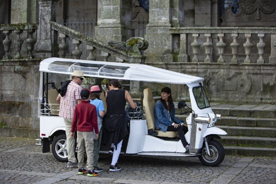 Porto: Private Sightseeing Tour by Electric Tuk Tuk - Getting Started at R. de Alexandre Herculano 251 (and Finding the Right Spot)