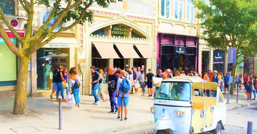 Porto: Private Tuk-Tuk Tour with Short Walks and Wine - A private tuk-tuk in Porto: why it’s such a good match