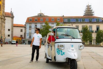 Porto: Private Tuk-Tuk Tour with Short Walks and Wine - Where the tour starts: Café Batalha and the quick orientation factor