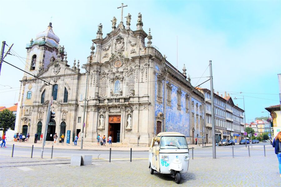 Porto: Private Tuk-Tuk Tour with Short Walks and Wine - Price and value: what $81 per person gets you in 3.5 hours