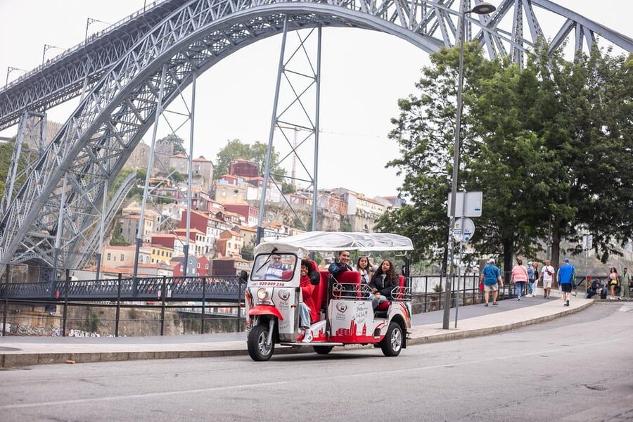 Porto: Tuk tuk Tours with Port Wine Tasting - How the 1 to 6 hour timing changes your day