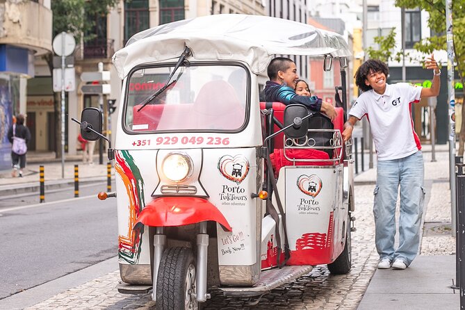 Porto: Tuk tuk vip guided tour - 1.30h - Key points at a glance