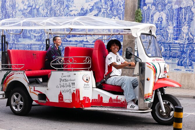 Porto: Tuk tuk vip guided tour - 1.30h - How good is the guiding? It can make or break a short tour