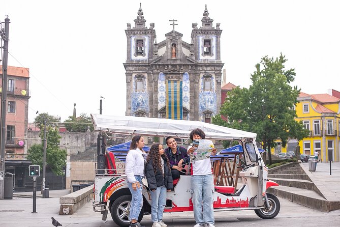 Porto: Tuk tuk vip guided tour - 1.30h - Who should book this Porto VIP tuk-tuk tour?