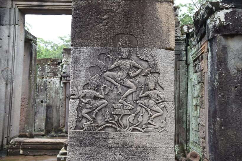 Private Angkor Sunrise, Guide Breakfast and Tuktuk included - Breakfast break around 9:00AM: simple food, real momentum
