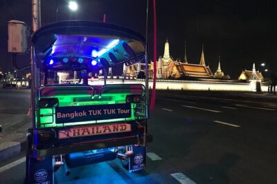 Private Bangkok Night City Tour by Tuk-Tuk with Thai Food - Thonburi after dark: local life before the monuments