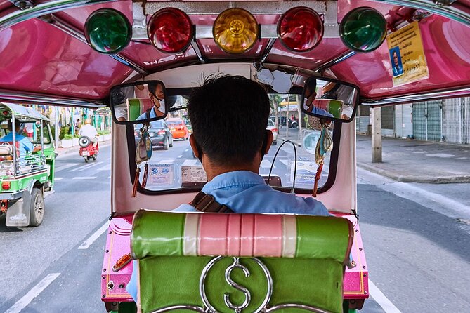 Private Chiang Mai Old City Half Day Tuk Tuk Tour - Stop 6 and 7: Muang Mai Market and Warorot (Kad Luang) for real Chiang Mai browsing