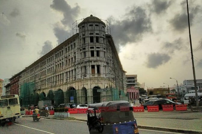Private Colombo Tuk Tuk City Tour - Jami Ul-Alfar Mosque: short visit, older roots