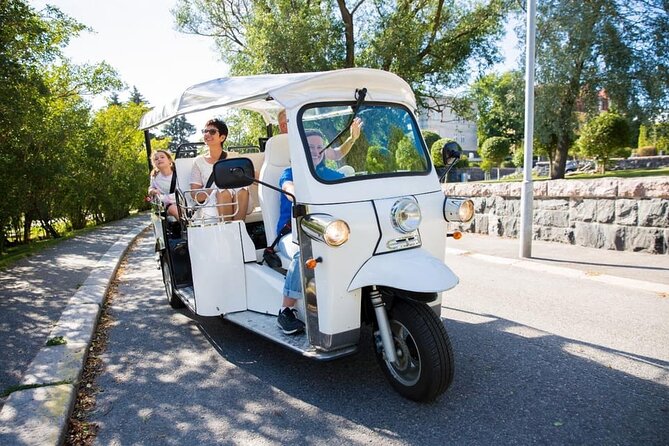 Private E-Tuk Tuk Adventure through Brisbane - Goodwill Bridge into the City Botanic Gardens (a slow, green reset)