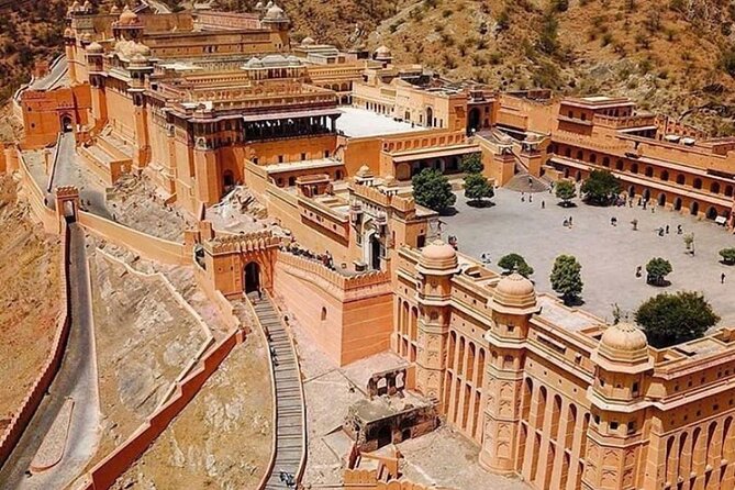 Private Full Day Jaipur Sightseeing Tour By Tuk Tuk - Amber (Amer) and Amber Fort: the big start of the day