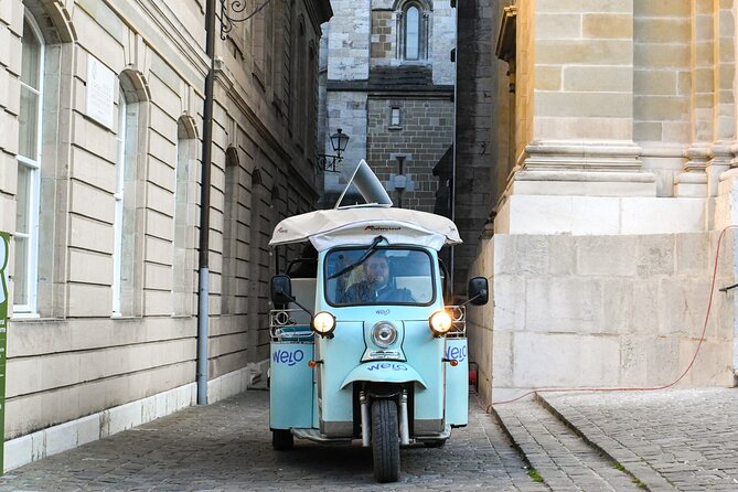 Private Guided Geneva 1 Hour TukTuk City Tour - Cathedrale Saint Pierre: panoramic views plus an underground surprise