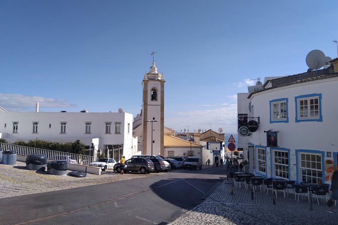 Private Guided Tuk Tuk Tour with pick-up and drop-off in Albufeira - Farol da Baleira and the fisherman harbour: sea views with minimal time