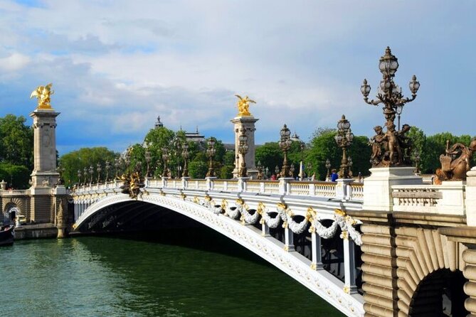 Private Highlights of Paris Tuk-Tuk Experience - Eiffel Tower stop: quick photos, real payoff, and ticket reality