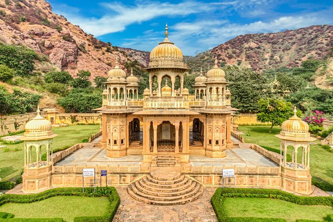Private Jaipur Sightseeing Tour by Tuk-Tuk - Amer Fort area: big hilltop views and a stepwell you’ll remember