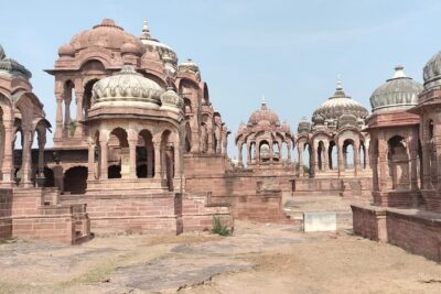 Private Jodhpur Full Day City Sightseeing Tour By Tuk Tuk - Jaswant Thada: the quiet marble hour after the big fort