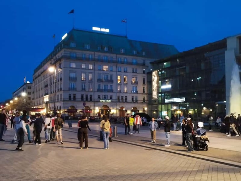 Private Rickshaw Taylor Made By Night Tour - Pickup in Mitte and drop-off plans near Brandenburg Tor or Alexanderplatz
