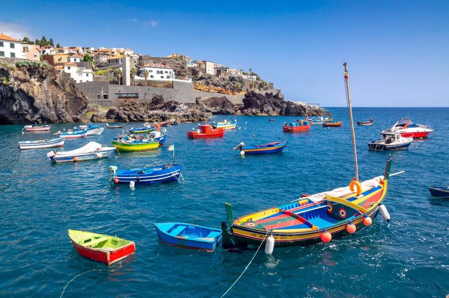 Private tour:Câmara de Lobos Churchill Bay Guided Tuk Tuk - Monumental Street: The Easy Beginning Before the Scenery Shifts