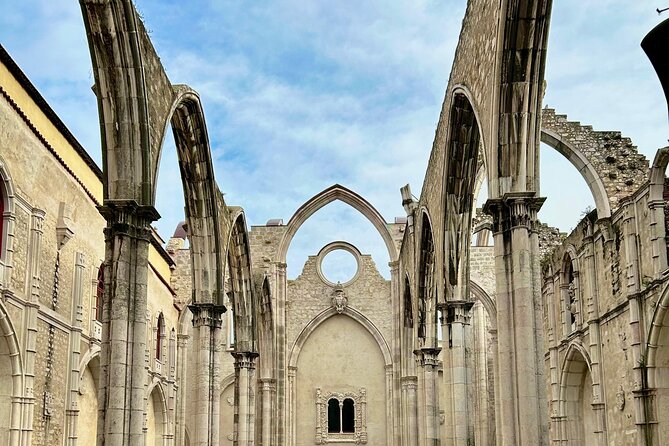 Private Tour DE Tuk Tuk Chiado and Bairro Alto in Lisbon - Stop 2: Largo do Carmo and the Convento Ruins (Earthquake + Democracy)