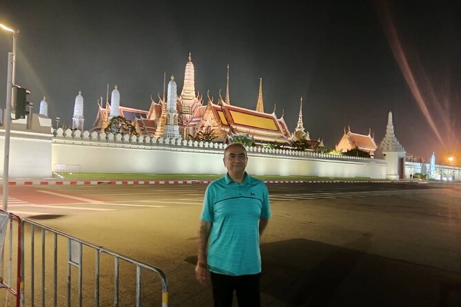 Private Tuk Tuk Night Adventure with Dinner - Democracy Monument: A Quick Stop That Adds City Context