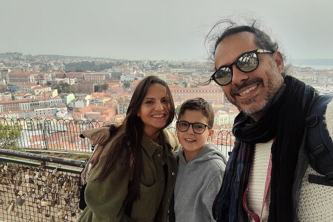 Private Tuk Tuk of the Old Town Lisbon and Street Art Highlights - Stop 3: Miradouro das Portas do Sol—views plus street art explanations