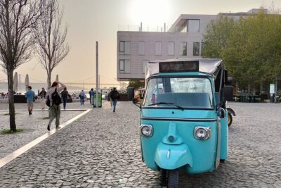 Private Tuk Tuk Tour 1h30 to Lisbon - Stop 1: Sé Cathedral Exterior Stories (Paid Entry If You Want In)