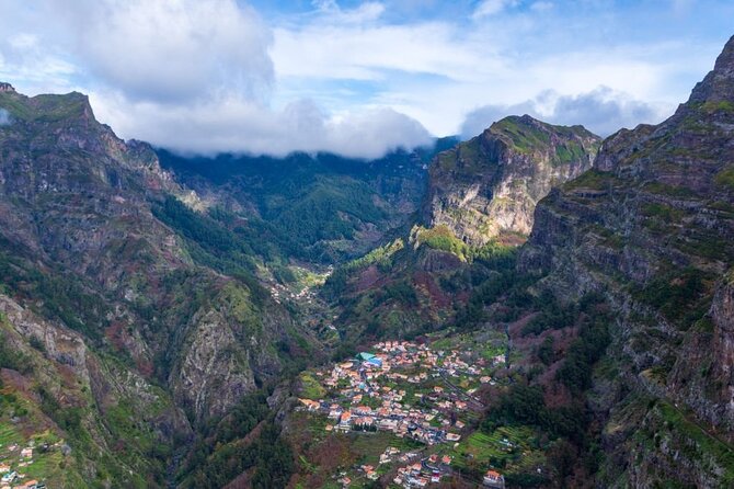Private Tuk Tuk Tour in Nuns Valley - Second stop: Miradouro Eira do Serrado above Curral das Freiras