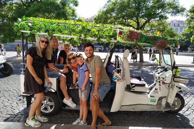 Private tuk tuk tour in old city Lisbon (Standard-1h30) - Starting at Hard Rock Cafe and Getting Hotel Pickup