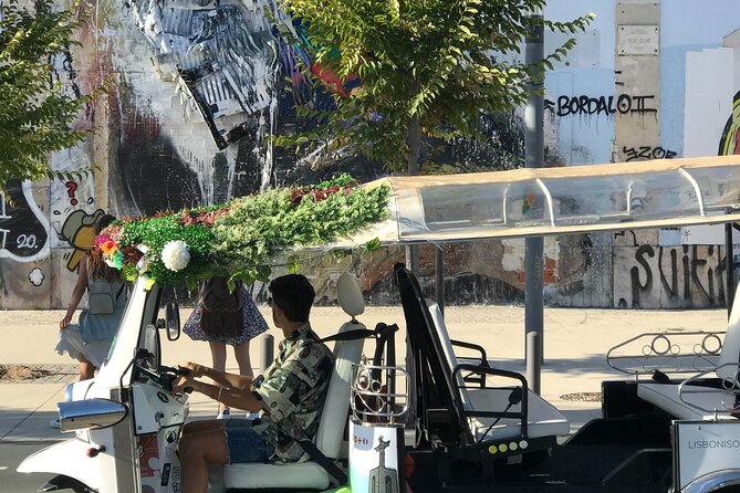 Private tuk tuk tour in old city Lisbon (Standard-1h30) - Panteão Nacional and Graça: Dome Views and Local Life
