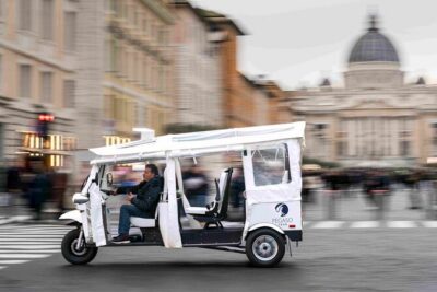 Private Tuk Tuk Tour in Rome - Colosseum-area setup: seeing the icon without the chaos
