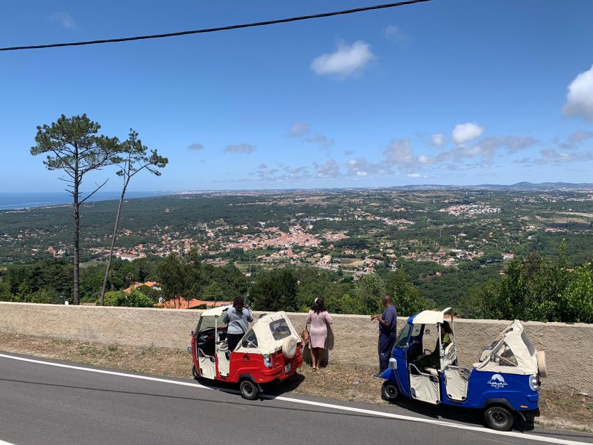 Private Tuk Tuk Tour in Sintra and Coast - Sintra Palace photo stop: the medieval Royal Palace intro