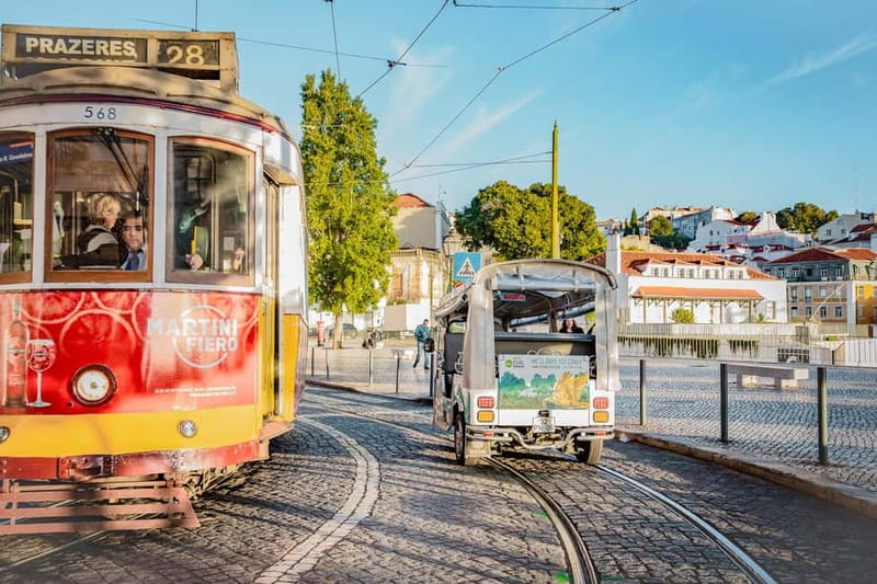 Private Tuk Tuk Tour Lisbon Old Town - Graça and the “Portugal postcard” views