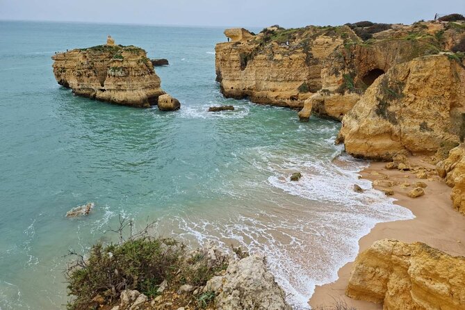 Private Tuk-Tuk Tour of Albufeira - Stop 4: Praia do Ninho de Andorinha and the Swallow’s Nest cave