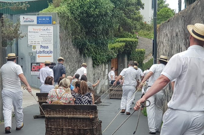 Private Tuk Tuk Tour to Old Town + Monte in Funchal - Pickup, meeting point, and timing that affects your toboggan queue