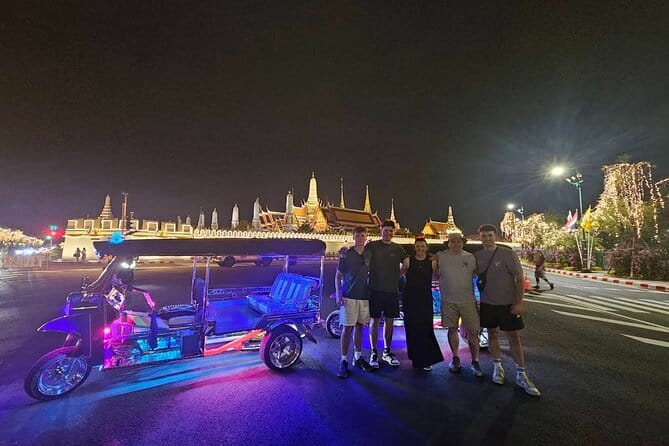 Private Tuktuk Authentic Food Tour (Chinatown-Flower Market) - Banthat Thong Road: the 1-hour street-food opening move