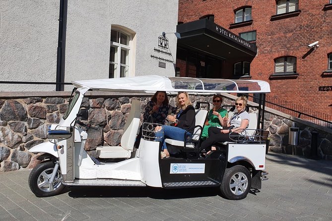 Private TukTuk guided tour in Helsinki 1,5 hours - Private guide time and audio guidance: how you’ll actually use it