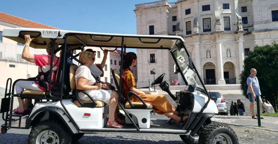Private tuktuk Tour :Old Town Lisbon with hotel pick-up - São Vicente: a neighborhood stop, not a checklist